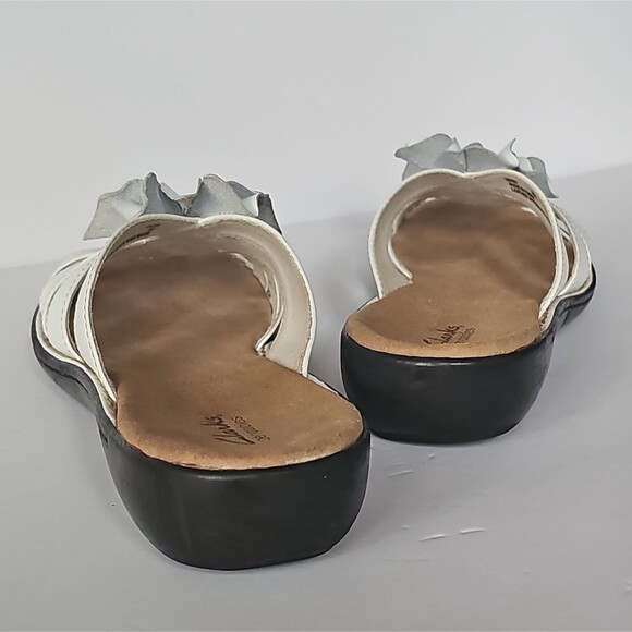 Clarks Bendables Comfortable Women's Leather Sandals  Size 9.5  Model 65557 EUC - Picture 5 of 6